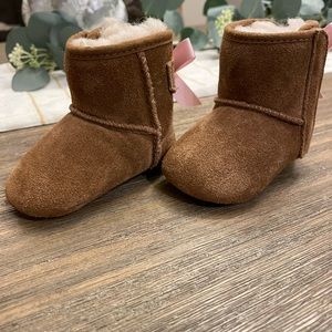 UGG Jesse Bow ll Bootie - Baby - Chestnut colored- size 0/1 - Like New!
